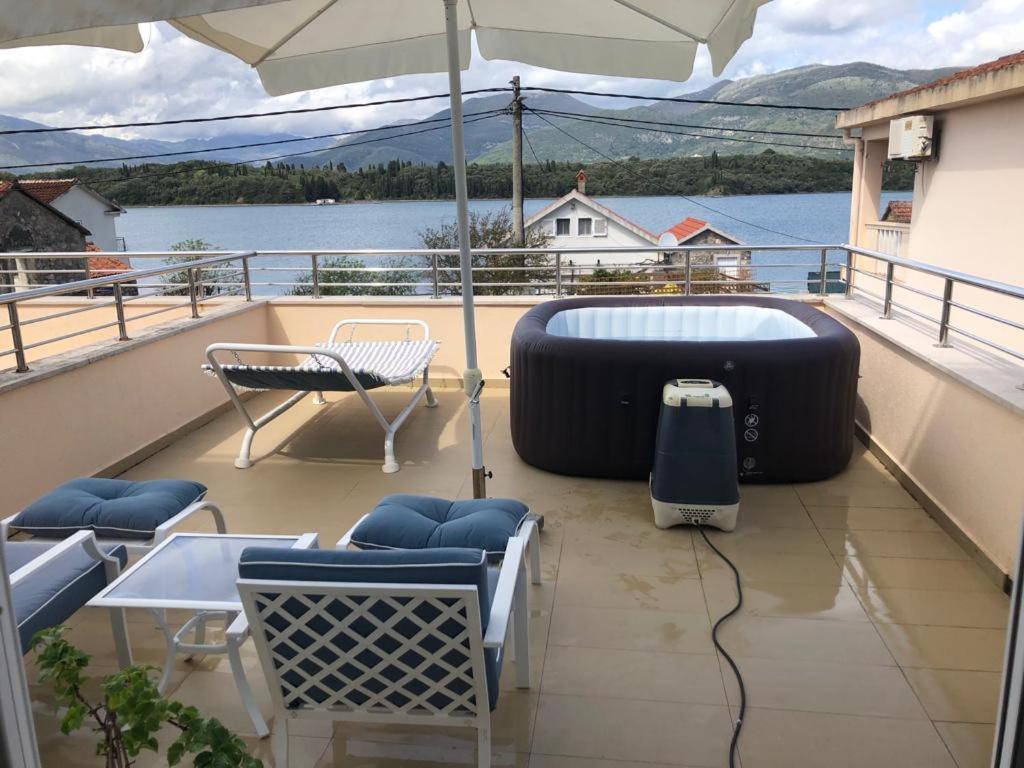 Riverside Villa Tivat Eksteriør bilde